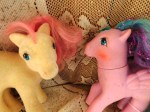 2 my little ponies beige pink a